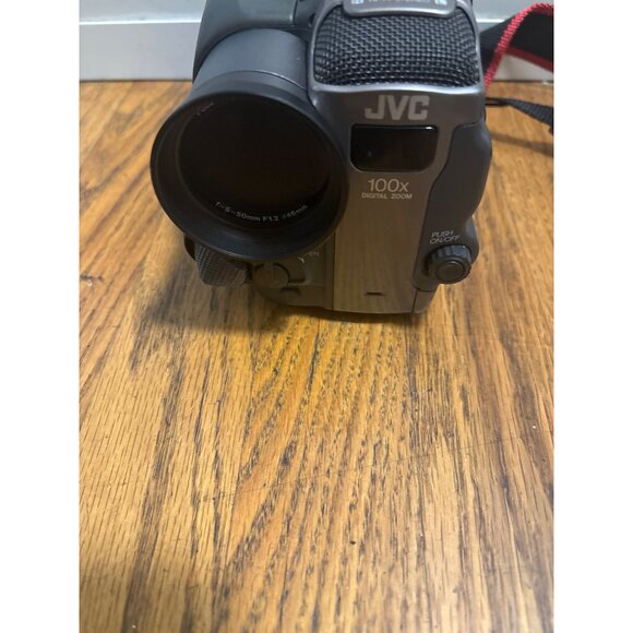 JVC GR-SZ7 Super VHS Camcorder With Auto Slow Shutter & 100X Digital Zoom In Har - Picture 5 of 8